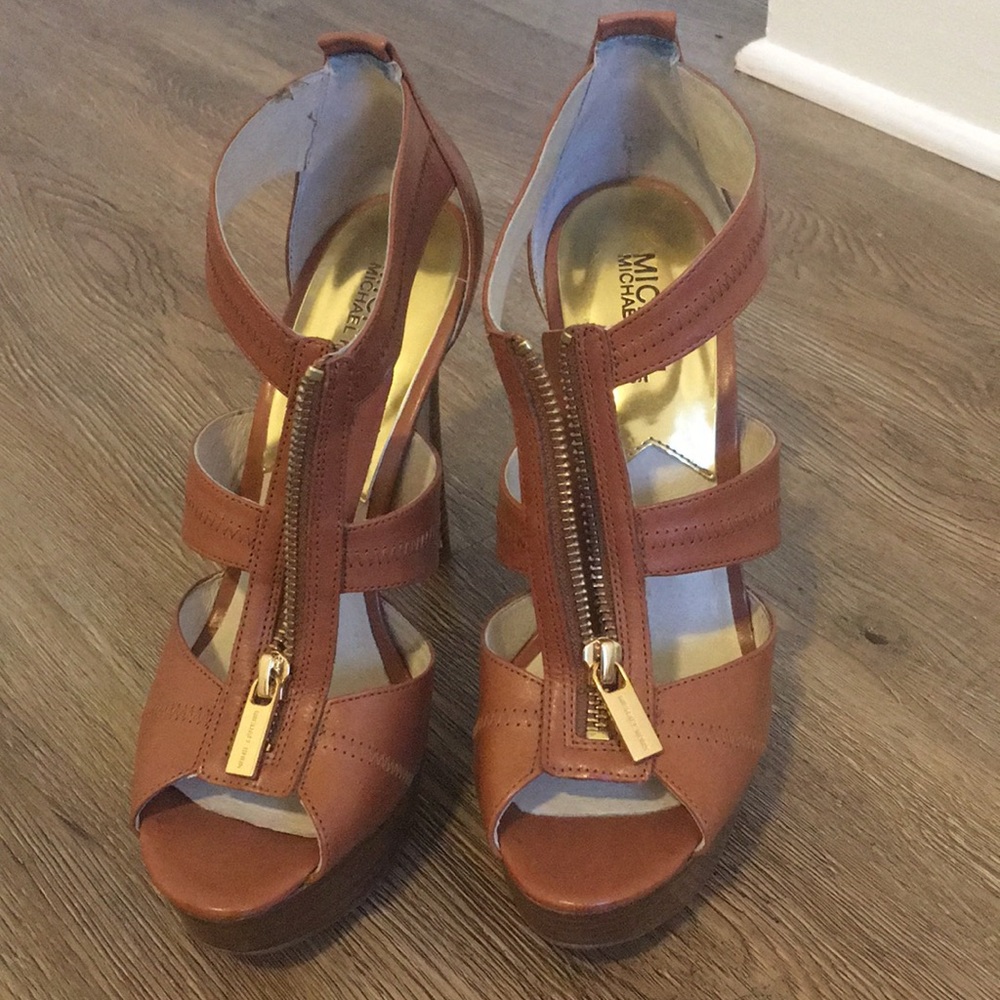 Michael Kors Caramel Pumps